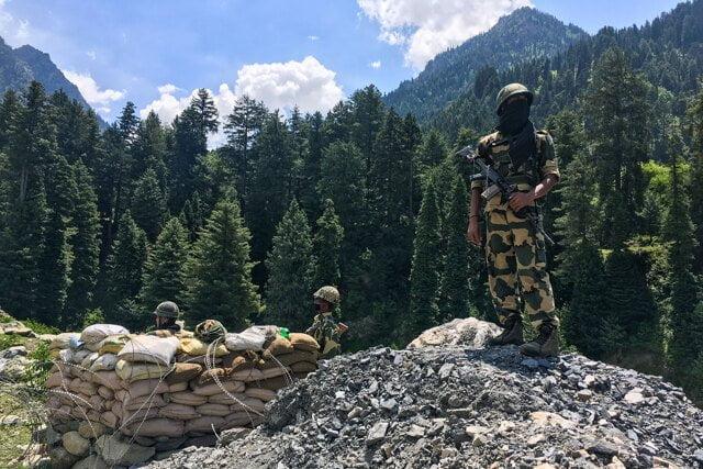 Tensioni sull'Himalaya: cosa sta succedendo tra India e Cina