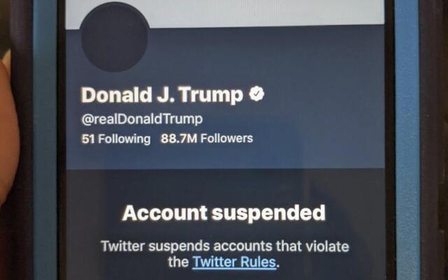 Deplatforming sugli account social di Donald Trump.