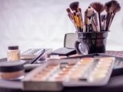 Makeup e inquinamento da plastica: un nuovo report di Greenpeace Makeup e inquinamento da plastica: un nuovo report di Greenpeace