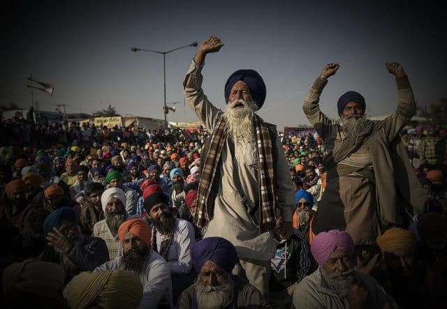 Perché i contadini indiani protestano contro il presidente Modi