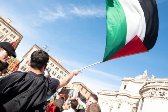 “Free Palestine”, manifestazione a Roma per la Palestina