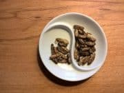L’alimentazione del futuro? Una dieta di alghe, funghi e insetti L'alimentazione del futuro? Una dieta di alghe, funghi e insetti
