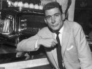Beppe Fenoglio: una storia di antieroi in “I ventitré giorni della città di Alba” Fenoglio ventitré, fonte: http://anviagi.it/beppe-fenoglio