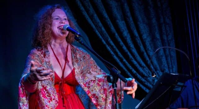 Sarah Jane Morris: essere qui, adesso