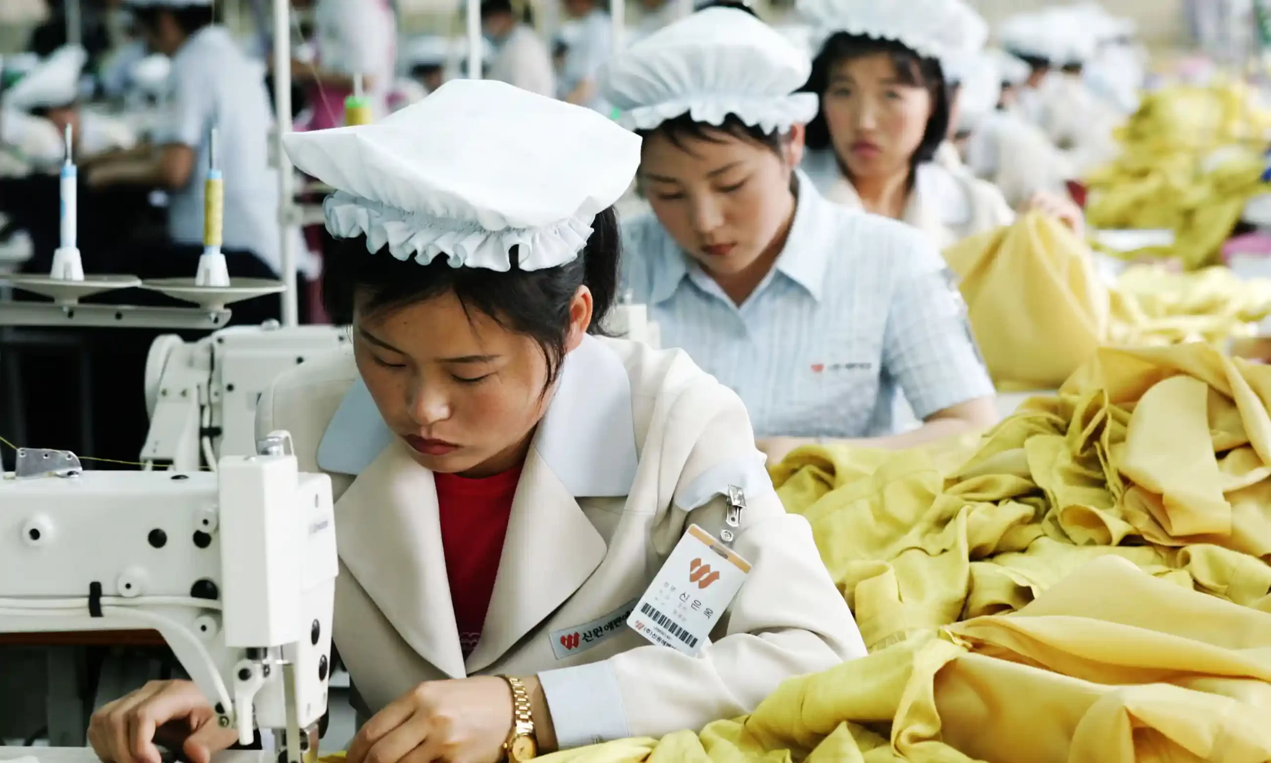 Donne nordcoreane che lavorano a una catena di montaggio nel complesso industriale di Kaesong