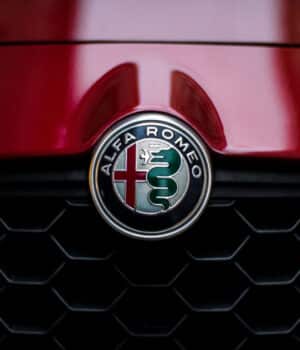 L’Alfa Romeo fa retromarcia su Milano e Stellantis sospende Torino