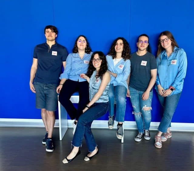 Il Team di Napples, i developer di Appiggy (da sinistra: Paul Yates, Benedetta Toledo, Alessia Barone, Maria Carmela Vitale, Matthew Andrea D'Alessio e Francesca De Nicola)