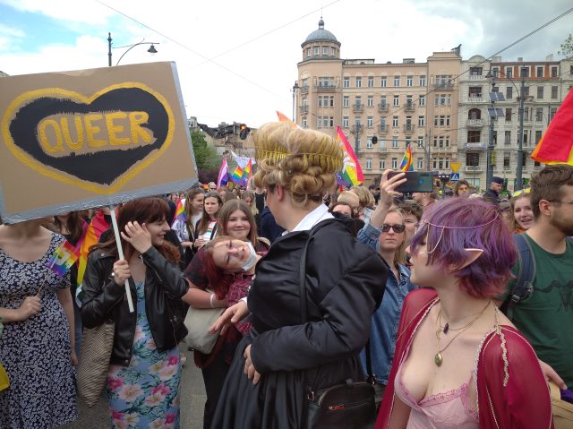 Equality_March_2022_in_Łódź_-_queer Tomaso Montanari cultura queer