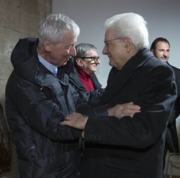Ennio Bazzichi con il presidente Mattarella durante la sua visita a Sant'Anna