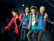 Rolling Stones e il (presunto) tour 2026: stop definitivo o mossa commerciale? Da sinistra: Mick Jagger, Ronnie Wood, Keith Richards e Charlie Watts salutano il pubblico dopo il concerto del 22 maggio 2018 a Londra dei Rolling Stones
