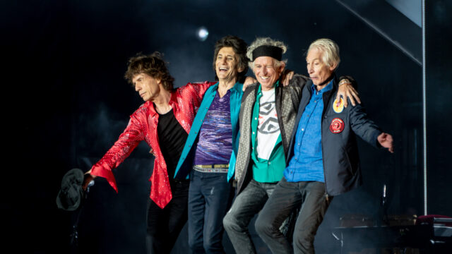 Da sinistra: Mick Jagger, Ronnie Wood, Keith Richards e Charlie Watts salutano il pubblico dopo il concerto del 22 maggio 2018 a Londra dei Rolling Stones