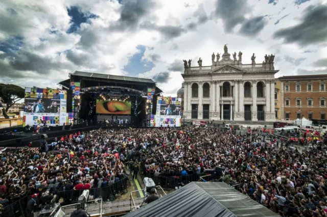 Primo Maggio, il rito stanco di una piazza sbiadita Primo Maggio, il rito stanco di una piazza sbiadita