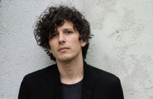 Cosa succede quando una ninnananna diventa il racconto di una tragedia? Ce lo spiega Ermal Meta Ermal Meta - contenuto generato con AI