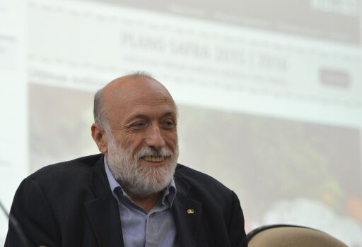 Carolo Petrini durante la firma dell'accordo di cooperazione tra il governo brasiliano e l'associazione Slow Food il 23 luglio 2015