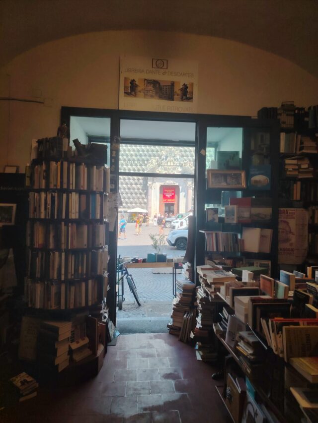 Libreria Dante & Descartes