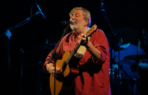 Francesco Guccini, si spegne la voce della coscienza collettiva Francesco Guccini, si spegne la voce della coscienza collettiva