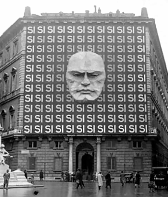 Palazzo Braschi nel 1934, Roma, 1934: la facciata di Palazzo Braschi, sede del Partito Nazionale Fascista